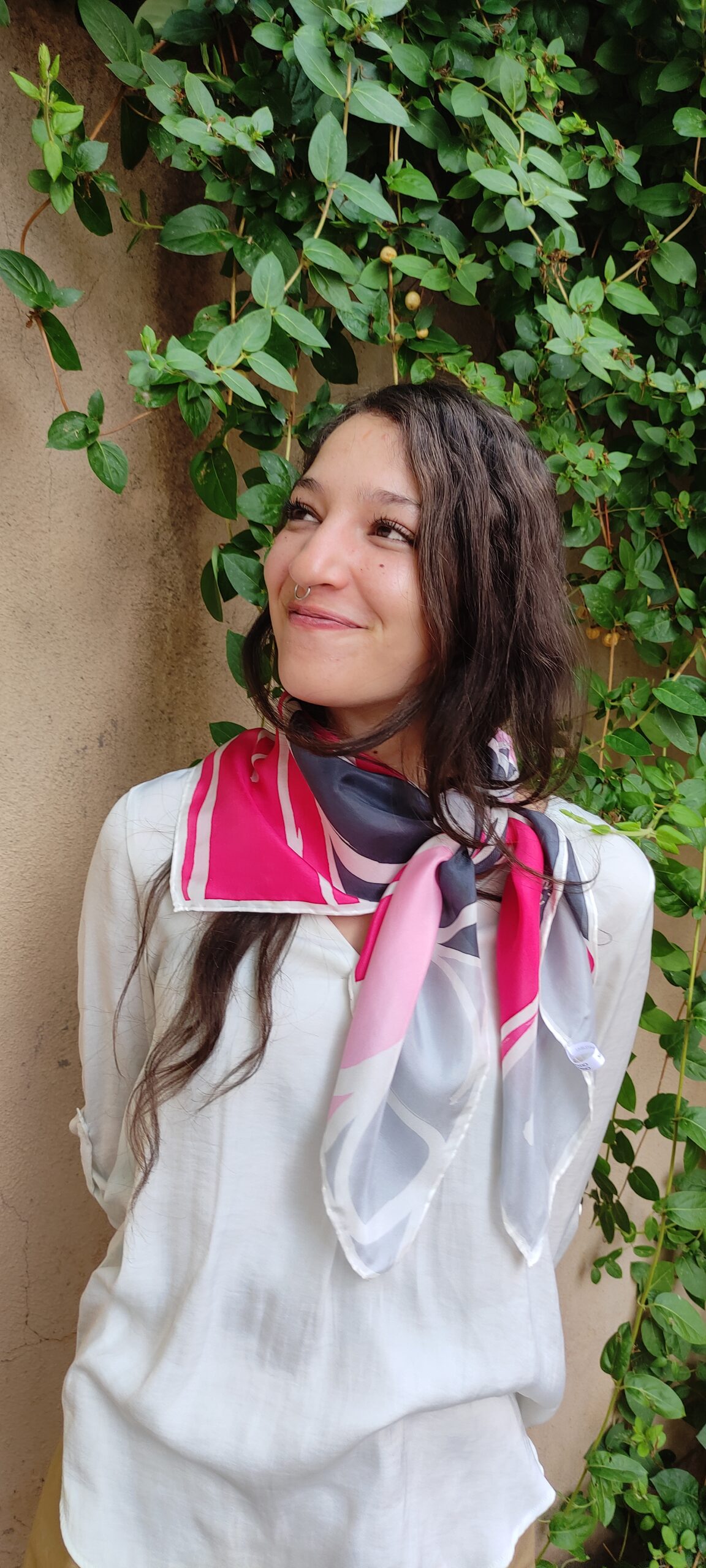 pañuelo grande de seda mensaje sonríe rosa aziza puch