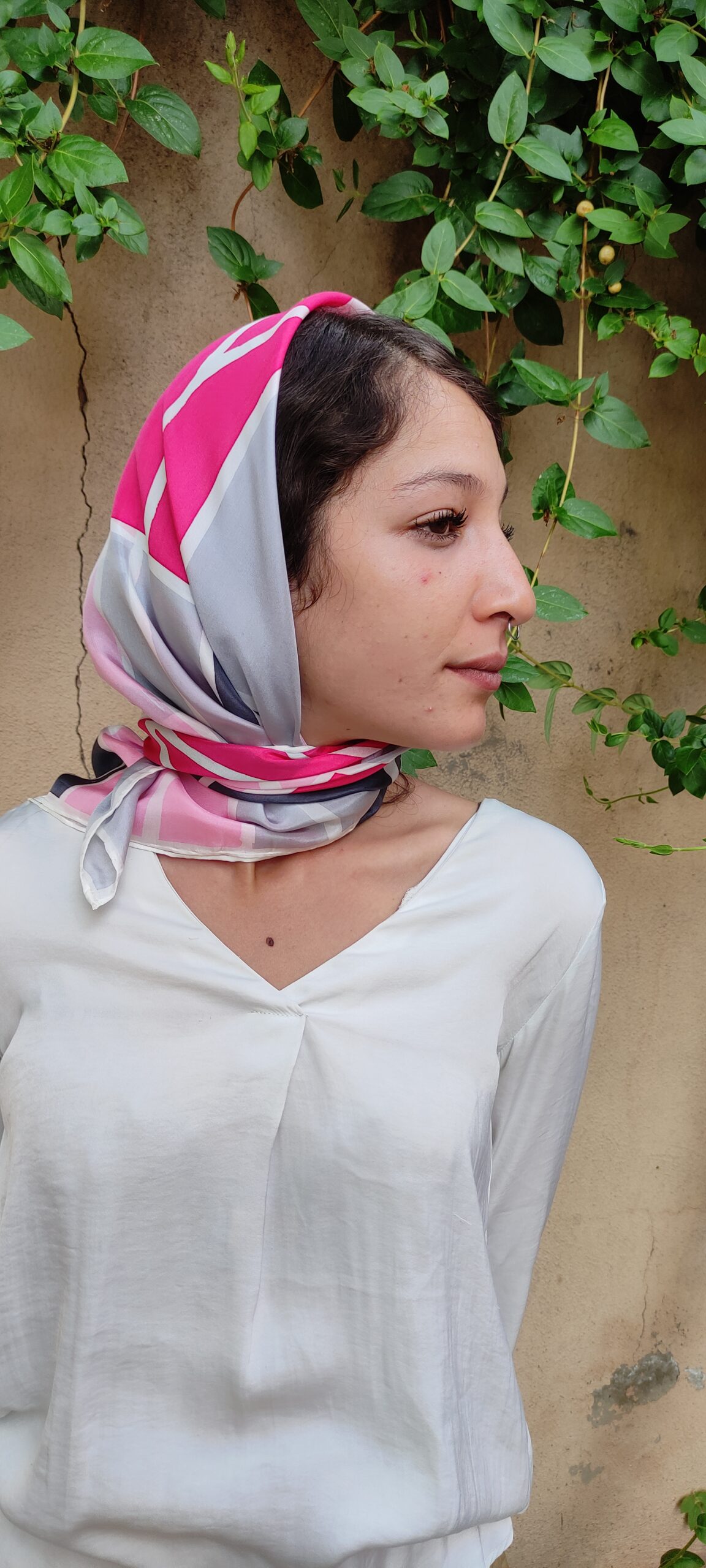 Pañuelo Grande de Seda Mensaje Sonríe Rosa - Imagen 5